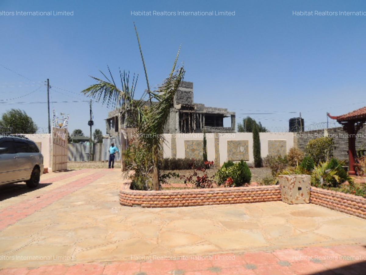 4 Bed Townhouse with En Suite at Chuna - 13