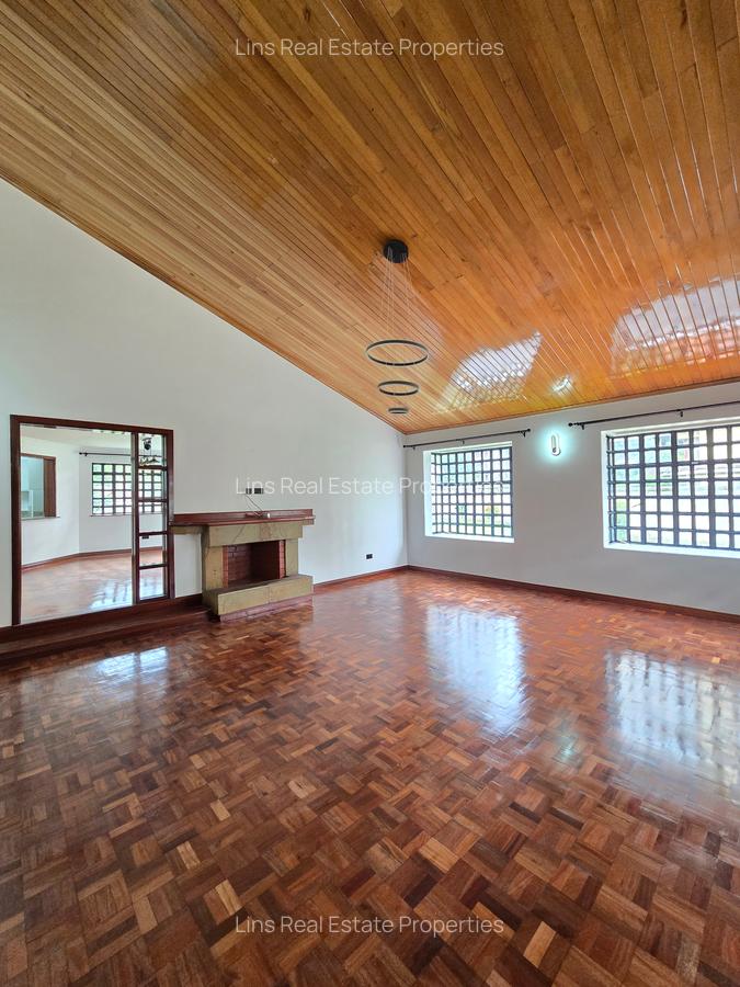 4 Bed House with En Suite in Lavington - 5