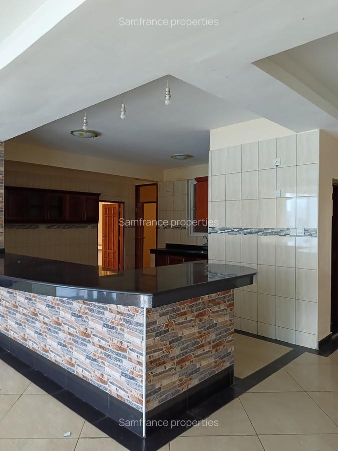 Serviced 4 Bed Apartment with En Suite at 1 St Avanue - 3