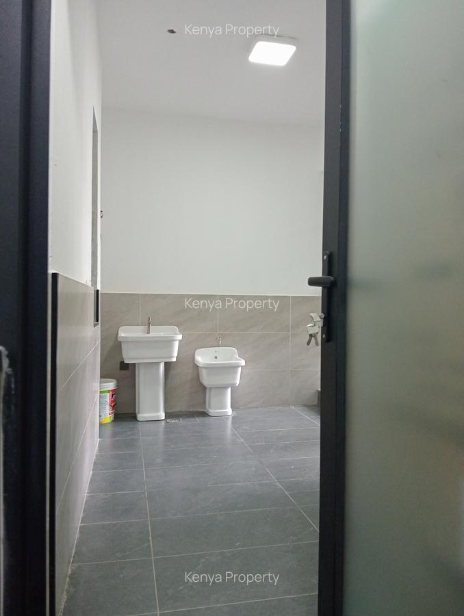 5 Bed Apartment with En Suite at Othaya Road - 15