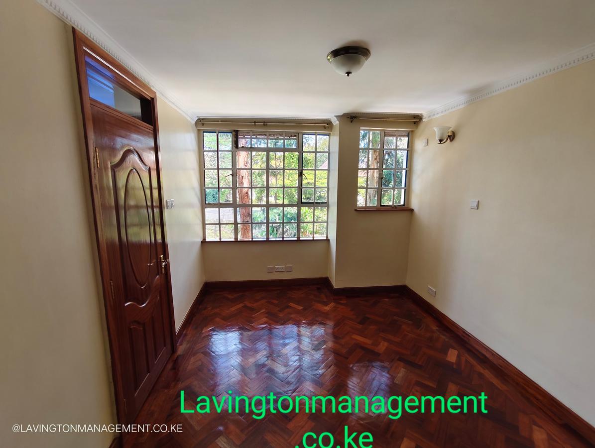 5 Bed Townhouse with En Suite at Lavington Green - 10