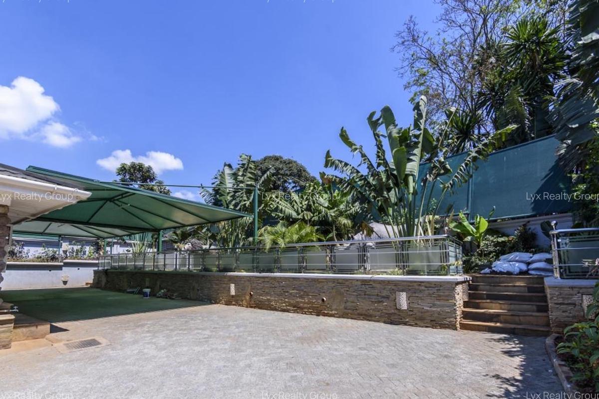 5 Bed Villa with En Suite in Runda - 20