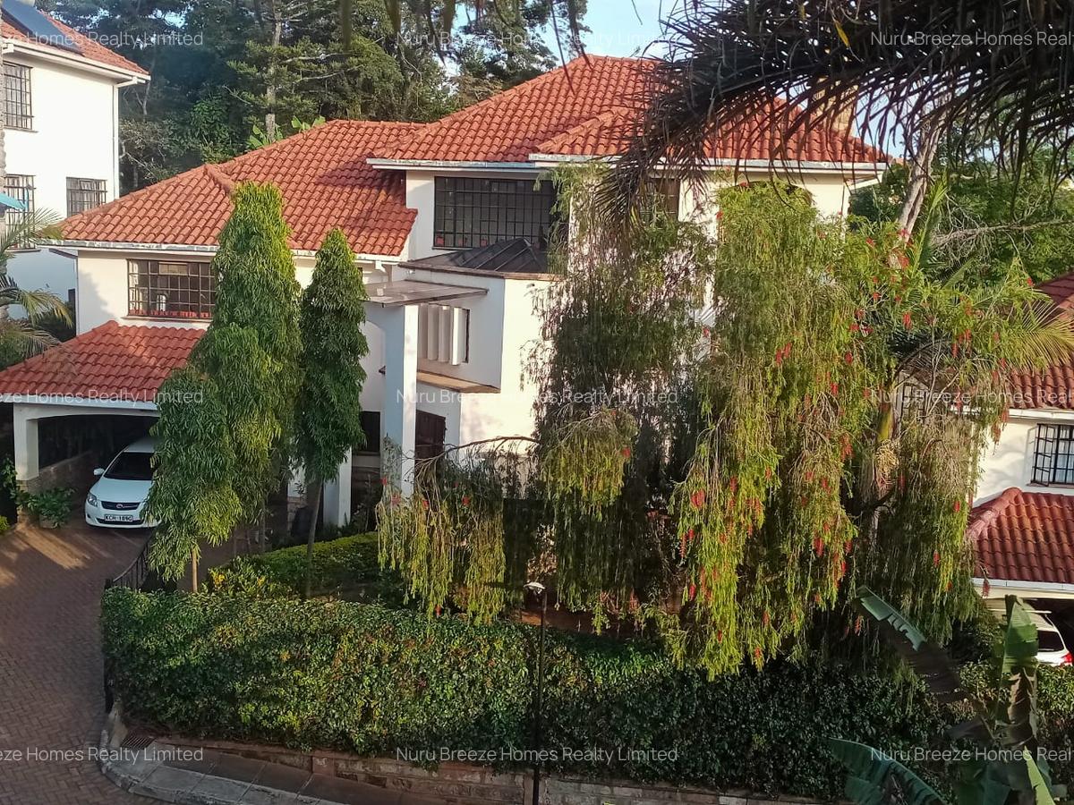 4 Bed Townhouse with En Suite in Spring Valley - 1