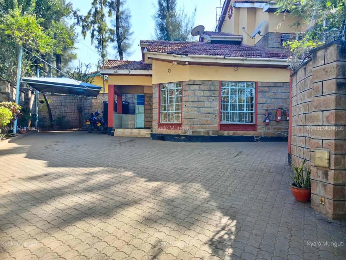 5 Bed House with En Suite at Cedar Avenue - 2