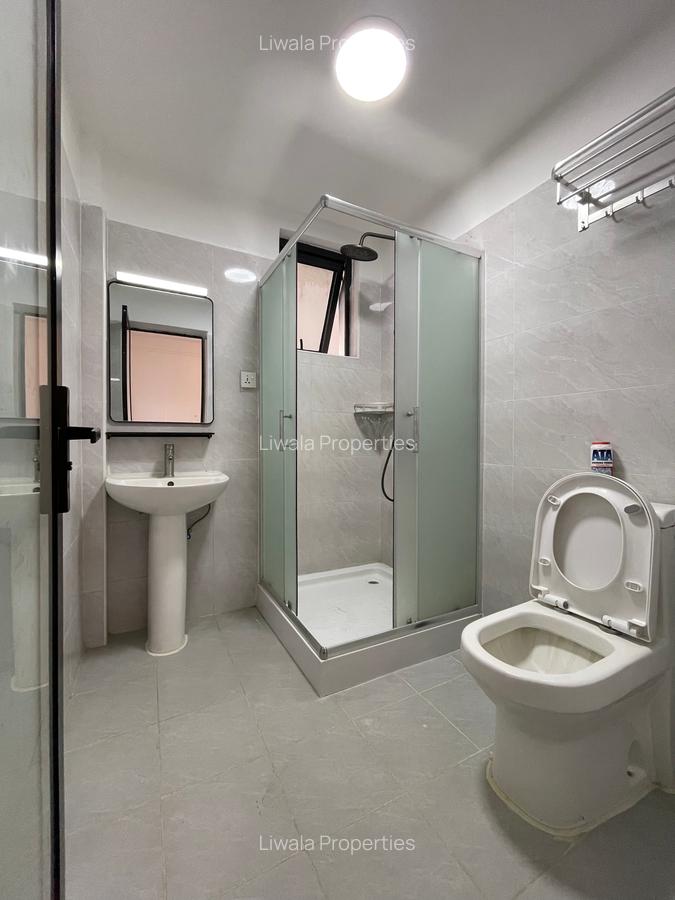 1 Bed Apartment with Swimming Pool in Kilimani - 7