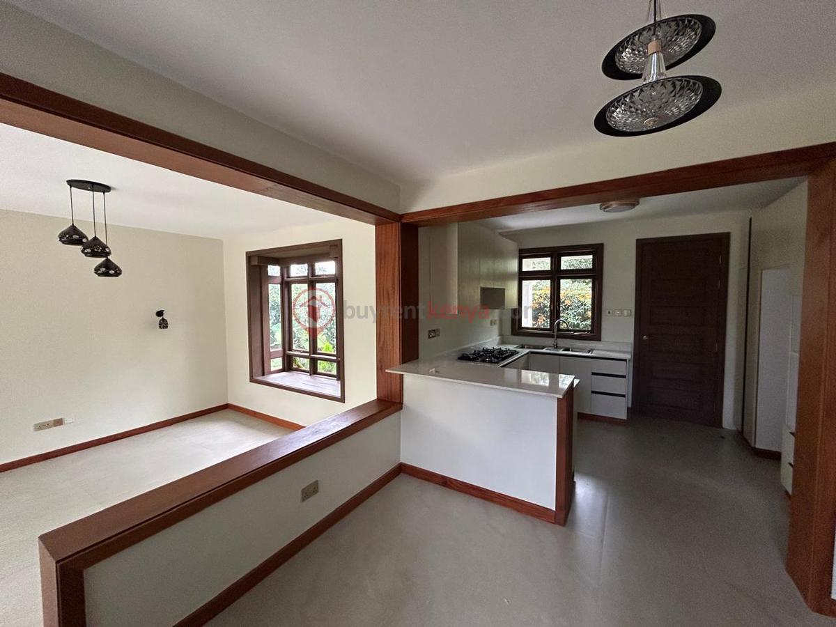 3 Bed Townhouse with En Suite in Ridgeways - 3