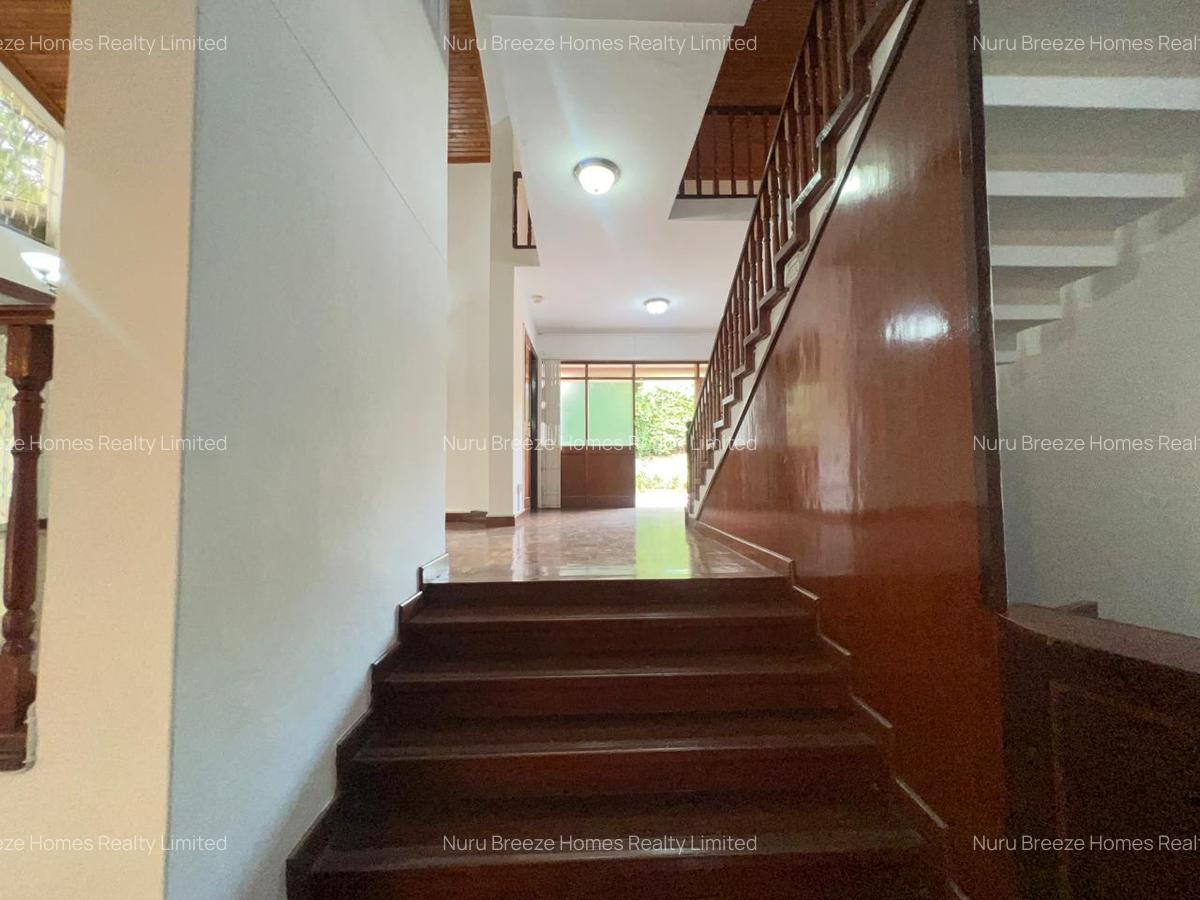 4 Bed House with En Suite in Runda - 16