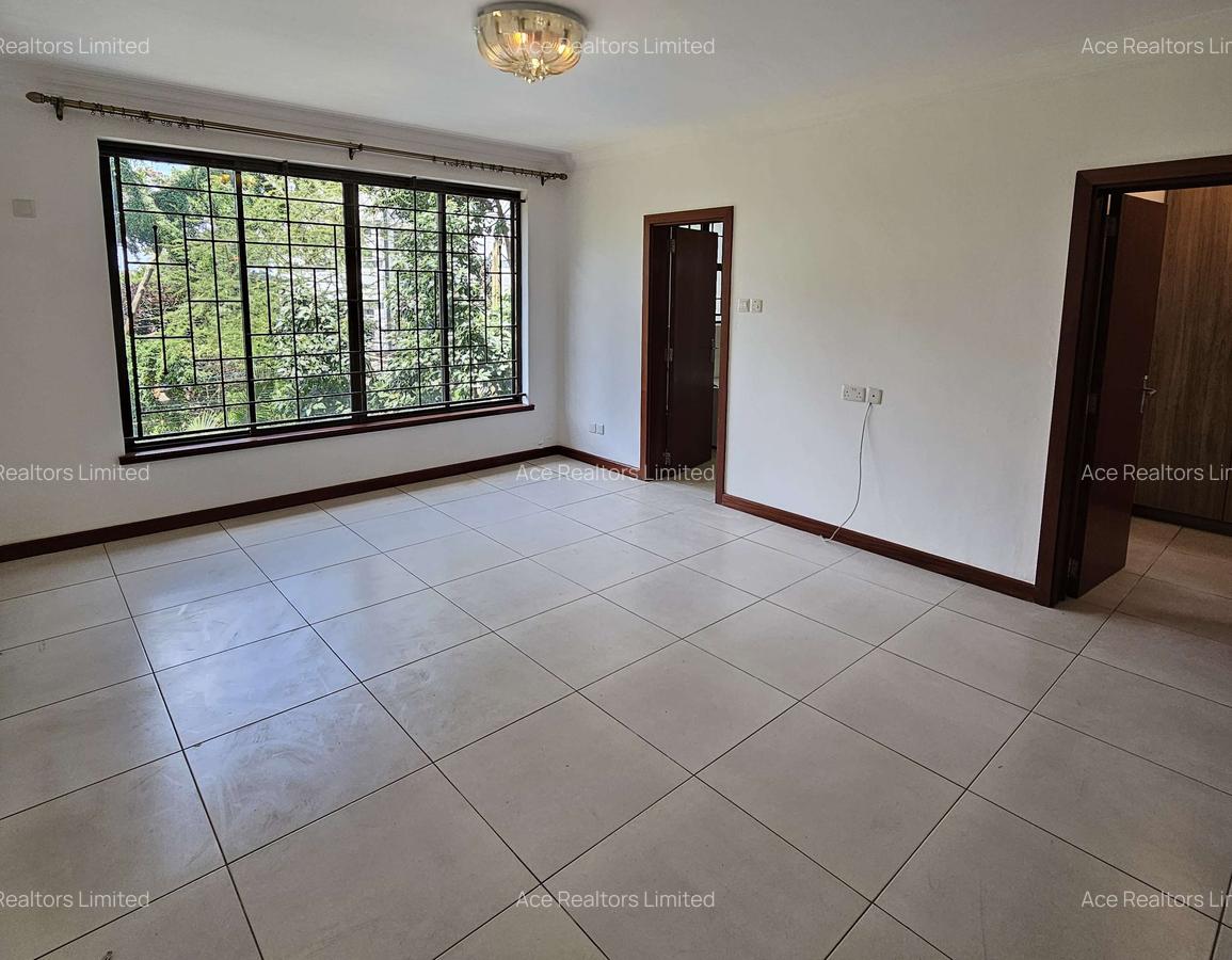 4 Bed Apartment with En Suite at General Mathenge - 13