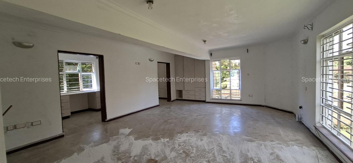 4 Bed House with En Suite in Runda - 10