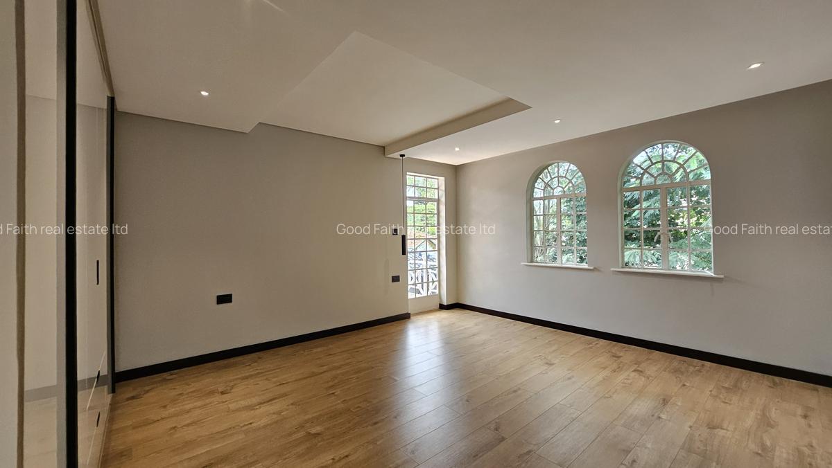 5 Bed House with En Suite in Runda - 13