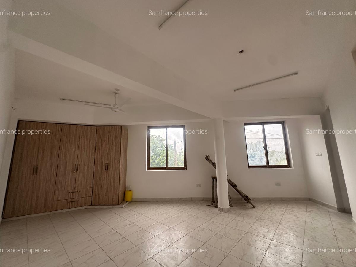 2 Bed Apartment with En Suite at Links Road - 9