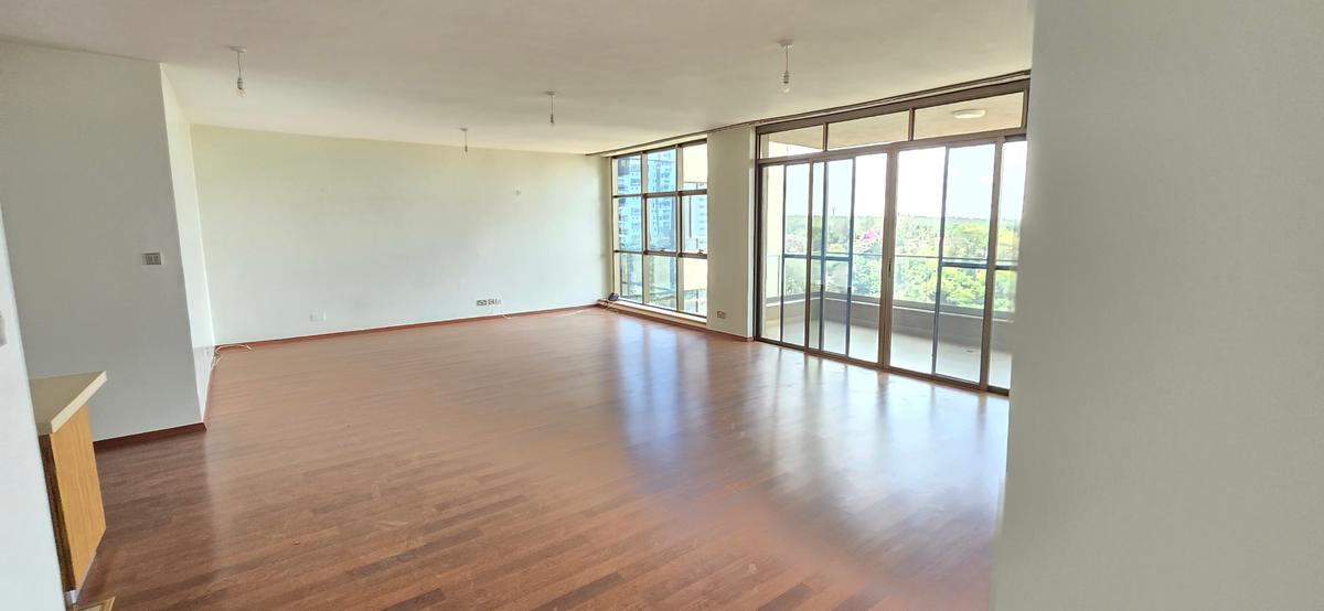 4 Bed Apartment with En Suite at 6Th Parklands - 6