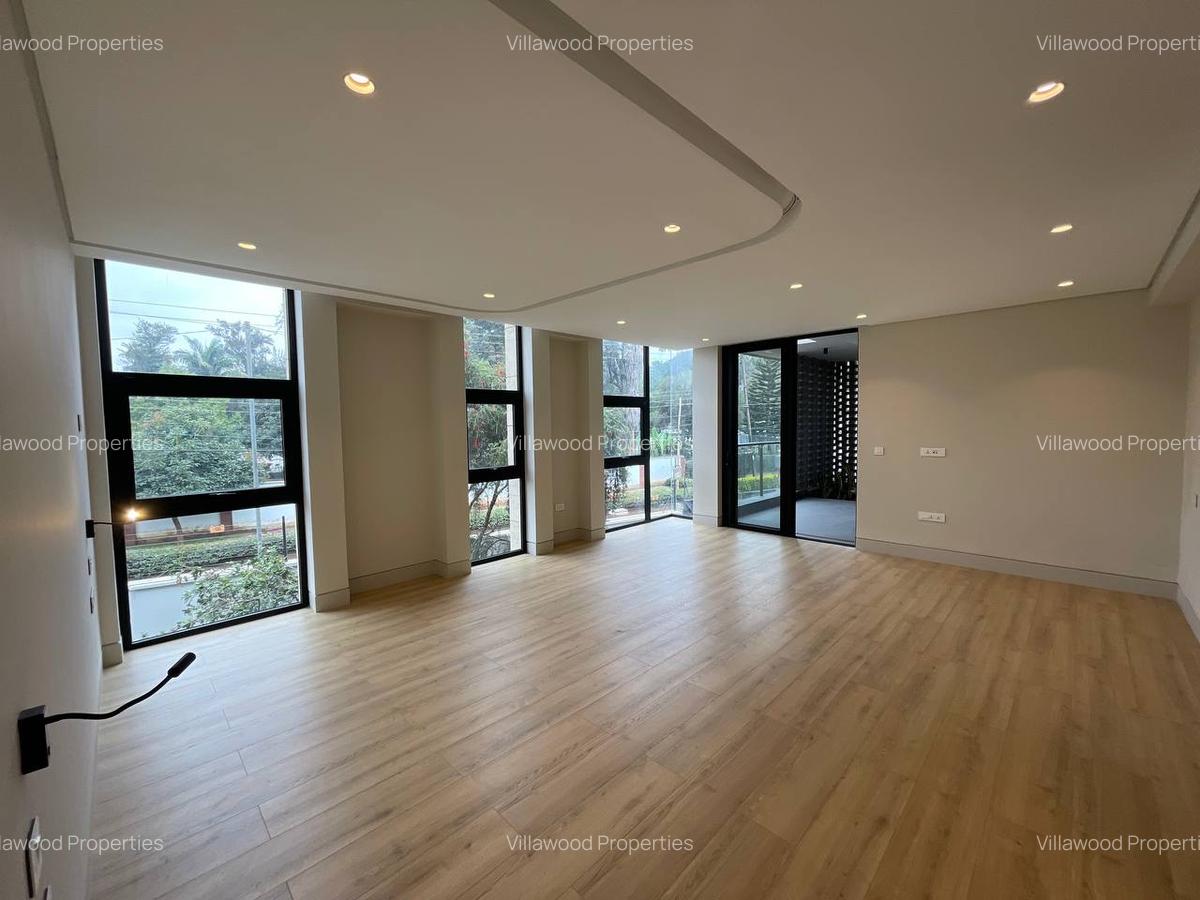 5 Bed Villa with En Suite in Spring Valley - 6