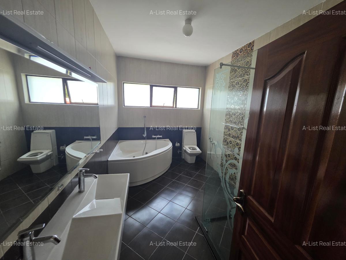 4 Bed Townhouse with En Suite at Grevillea Grove - 11