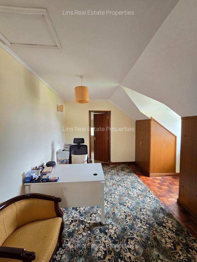 5 Bed Townhouse with En Suite in Lavington - 15