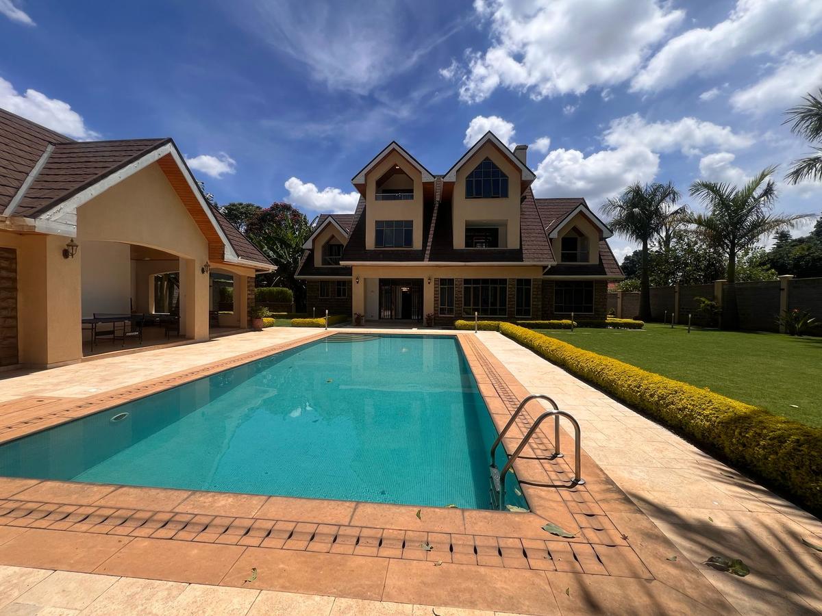 5 Bed House with En Suite in Lavington - 2