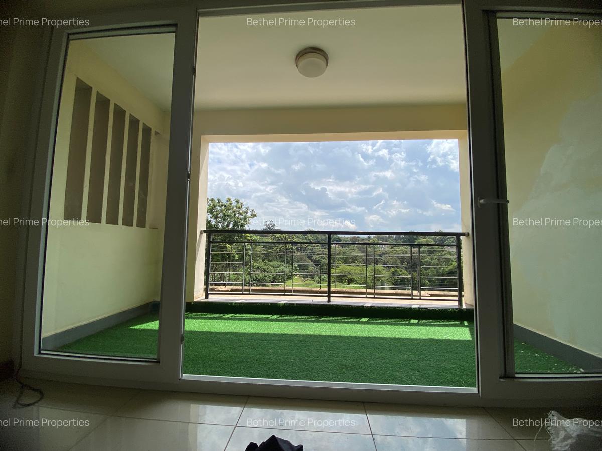 4 Bed Apartment with En Suite in Parklands - 10
