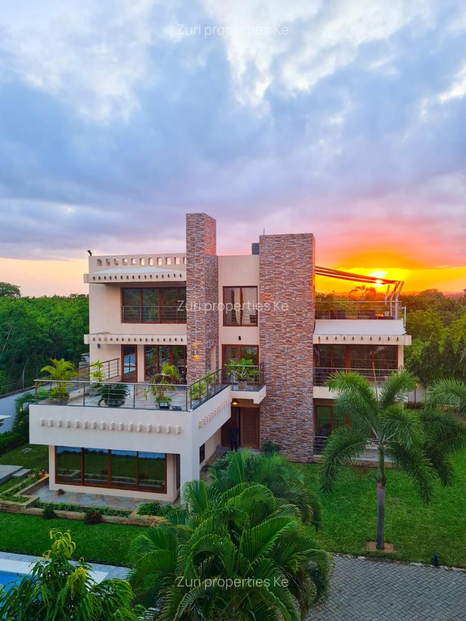 5 Bed House with En Suite at Diani - 2