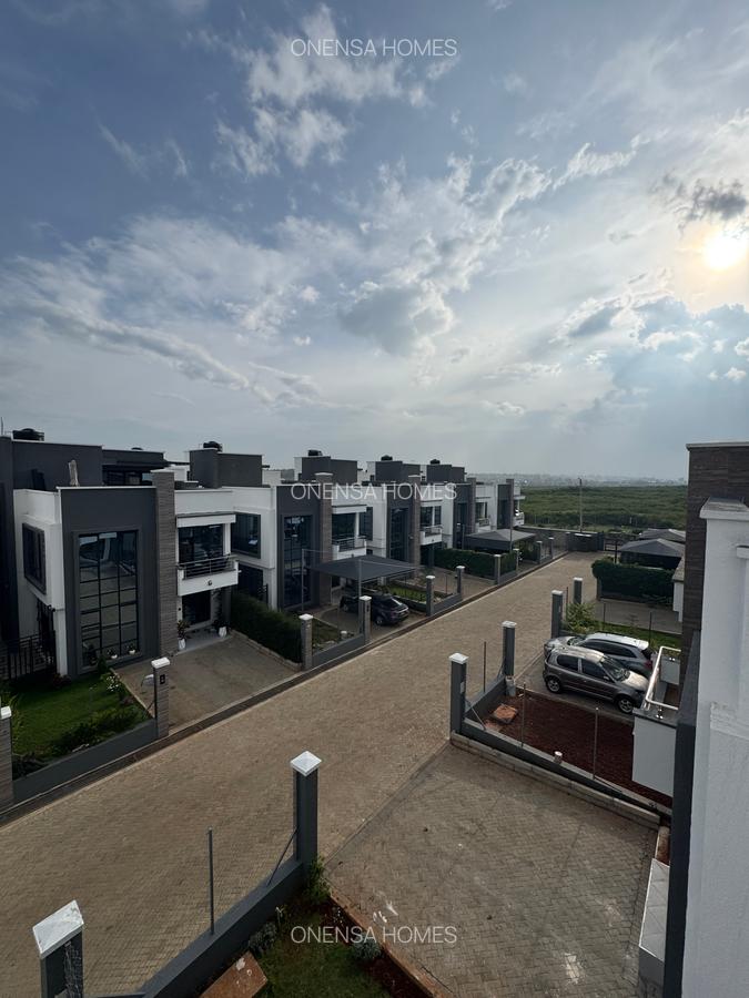 4 Bed Villa with En Suite in Eastern ByPass - 5