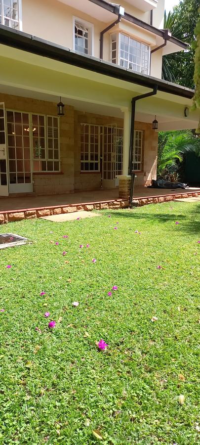 5 Bed Townhouse with En Suite in Lavington - 1