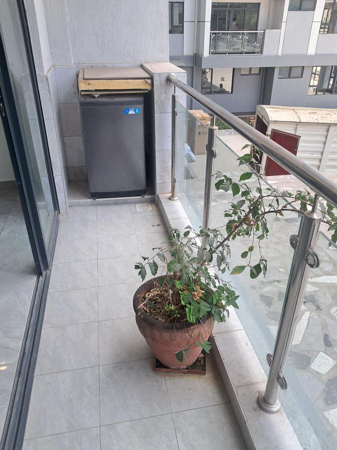 1 Bed Apartment with En Suite at - 00200 - 5