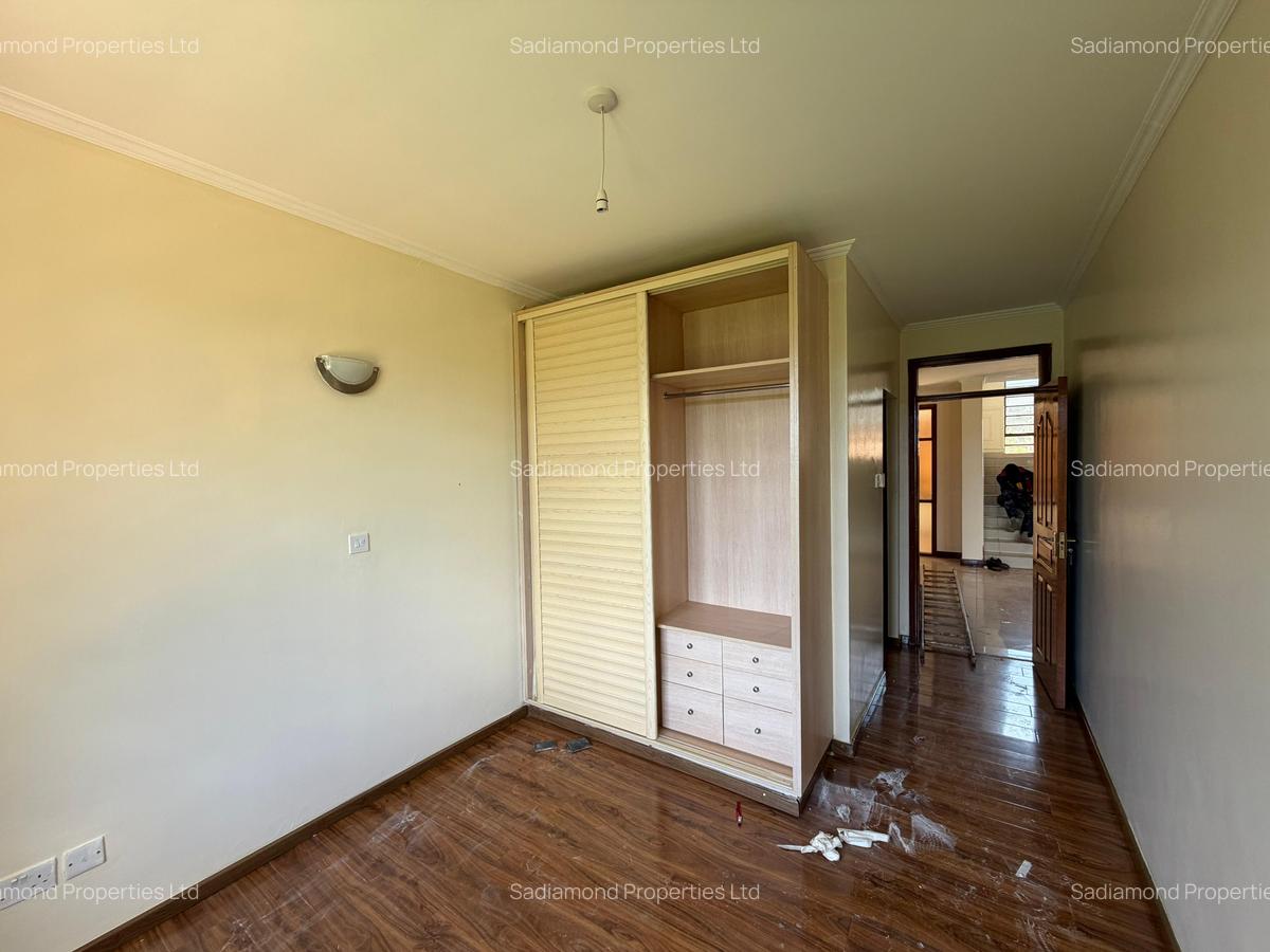 4 Bed Villa with En Suite in Runda - 5