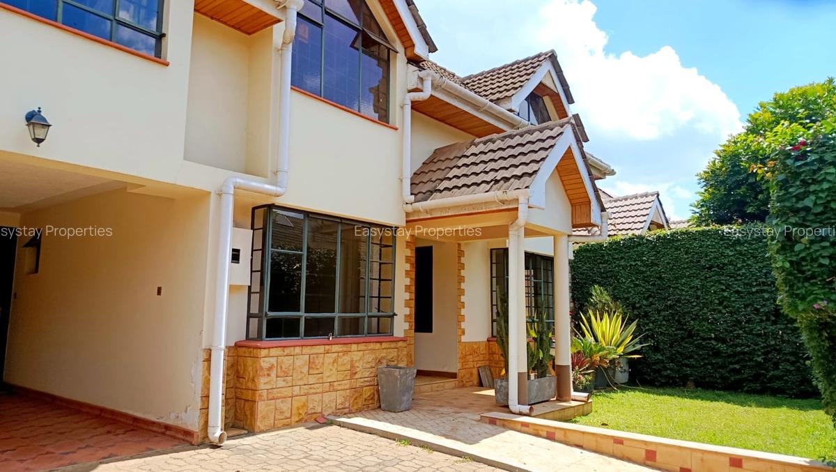 5 Bed Villa with En Suite in Lavington - 1