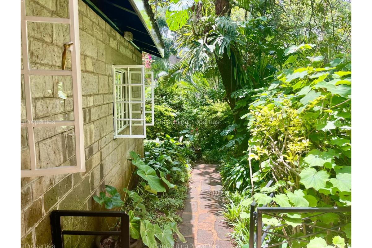 1 Bed House with En Suite in Kyuna - 13