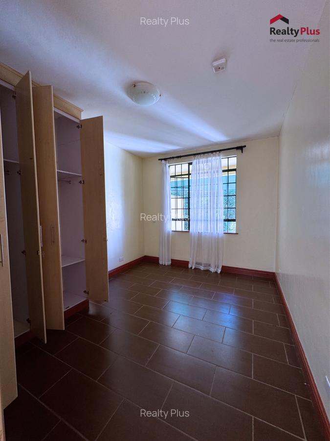 4 Bed Villa with En Suite in Runda - 13