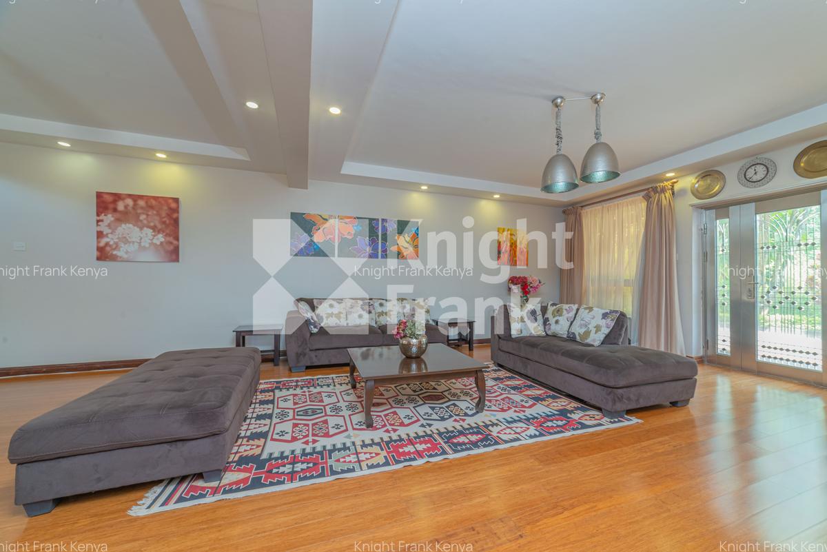 4 Bed Townhouse with En Suite in Hill View - 8