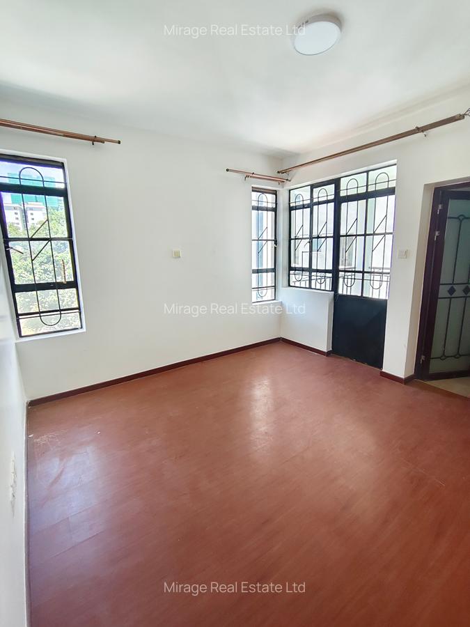 3 Bed Apartment with En Suite in Lavington - 16