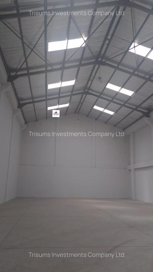8,500 ft² Warehouse with Fibre Internet in Industrial Area - 1