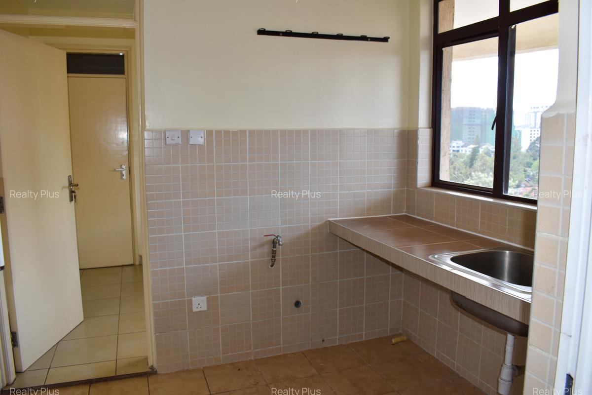 3 Bed Apartment with En Suite at Dennis Pritt Road - 9