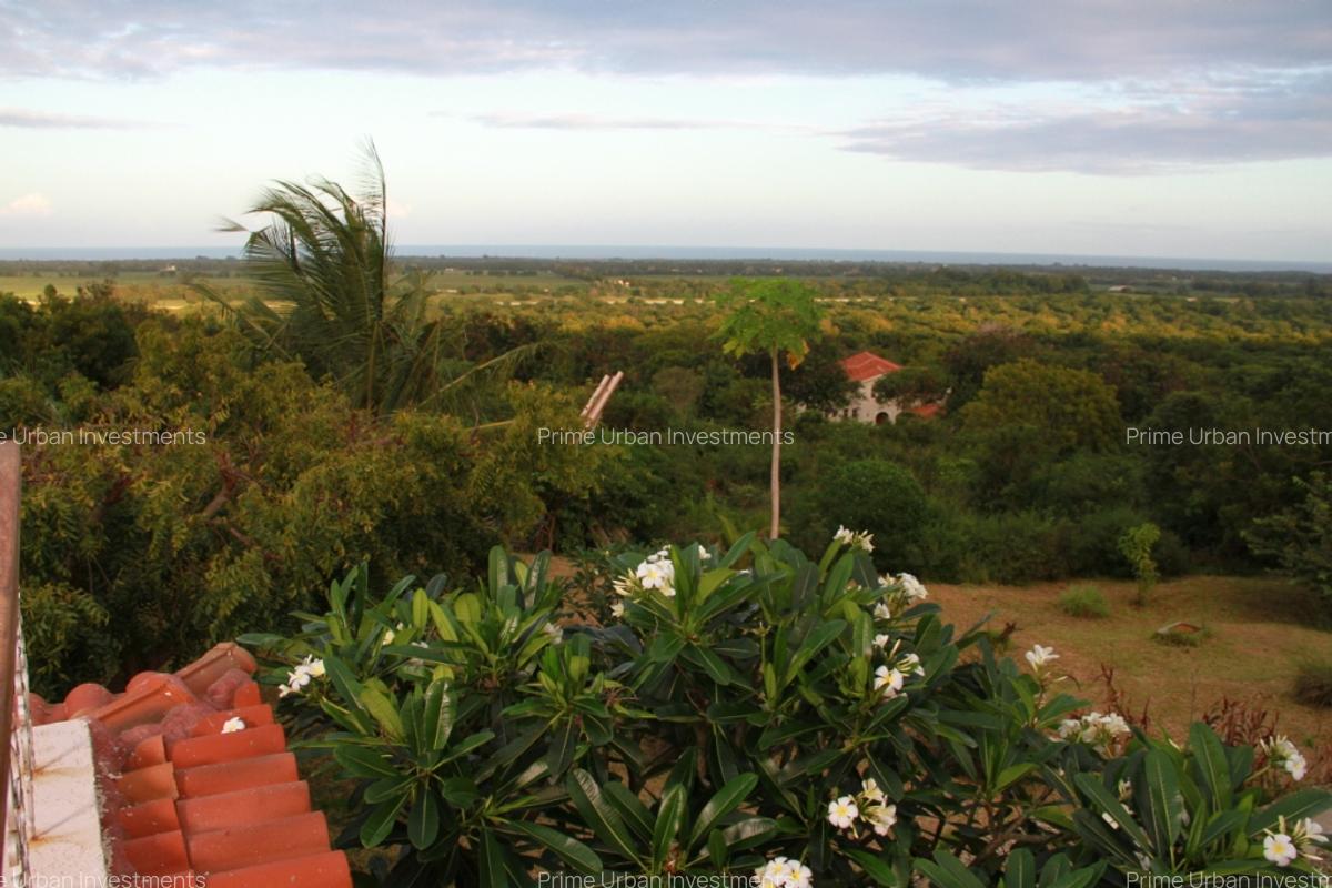 5 Bed Villa with En Suite in Vipingo - 8