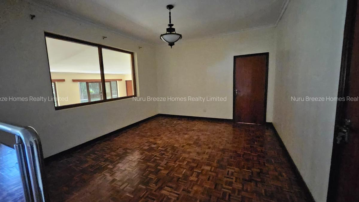 5 Bed House with En Suite in Runda - 11