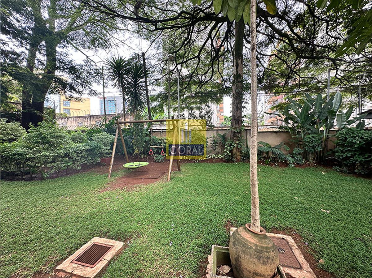 4 Bed Apartment with En Suite in Westlands Area - 20