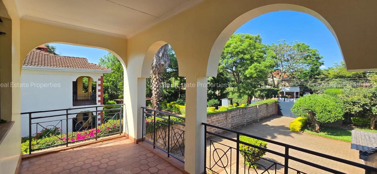 4 Bed House with En Suite in Mountain View - 14