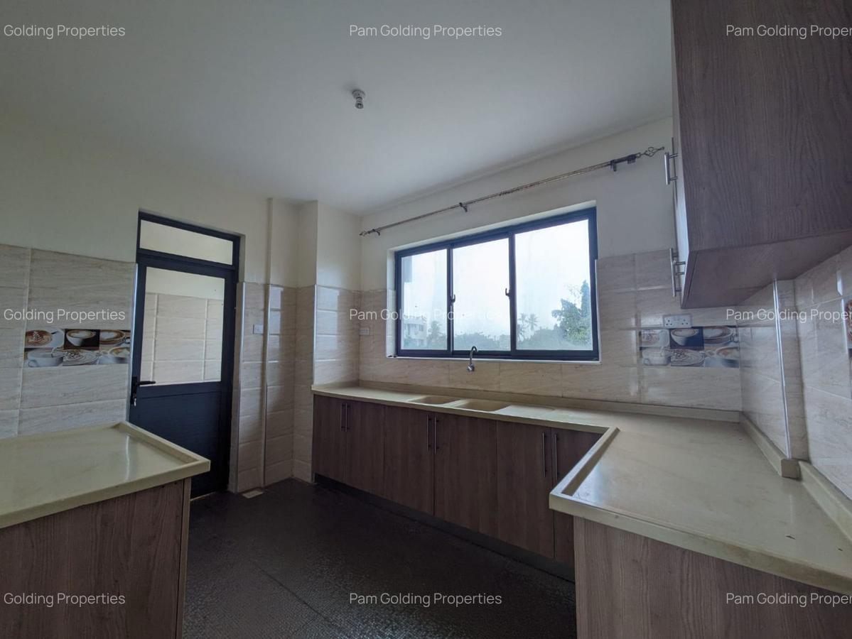 3 Bed Apartment with En Suite in Nyali Area - 3