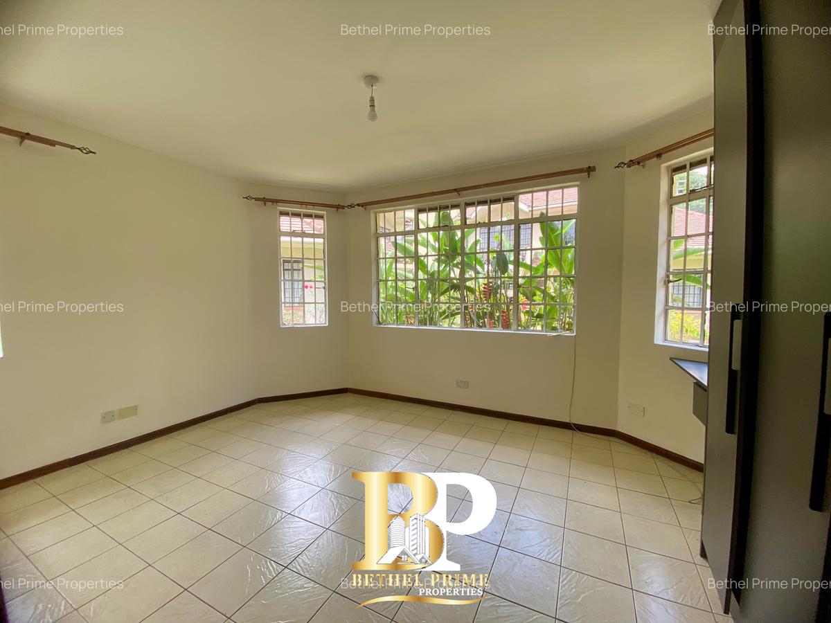 4 Bed Townhouse with En Suite in Spring Valley - 7