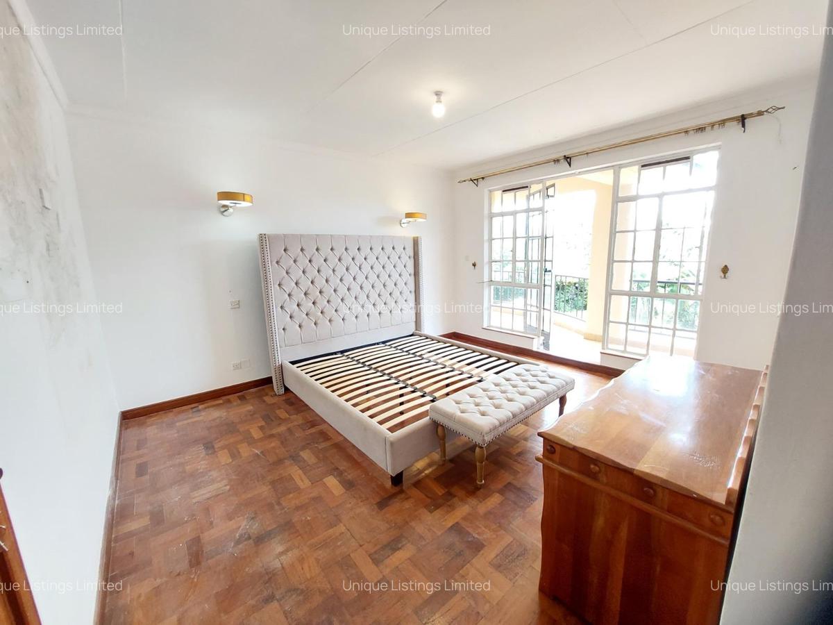 4 Bed House with En Suite in Runda - 11