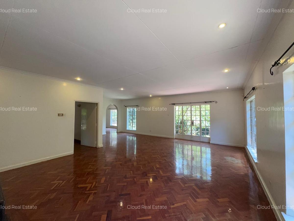 Commercial Property with Parking in Lavington - 2