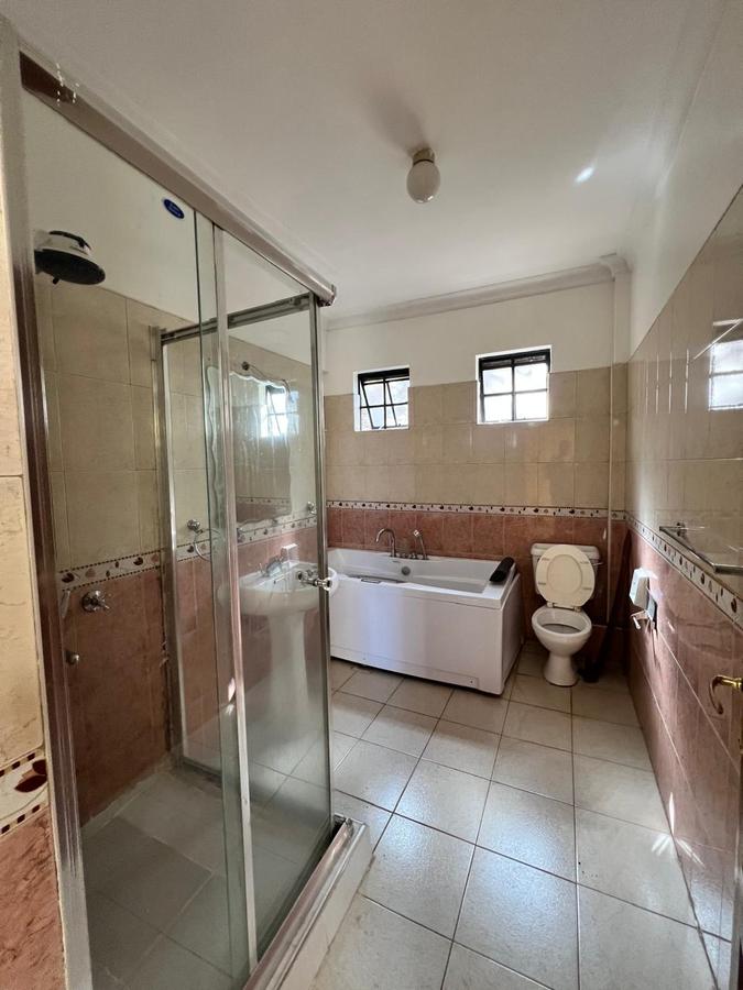 3 Bed Apartment with En Suite in Lavington - 4