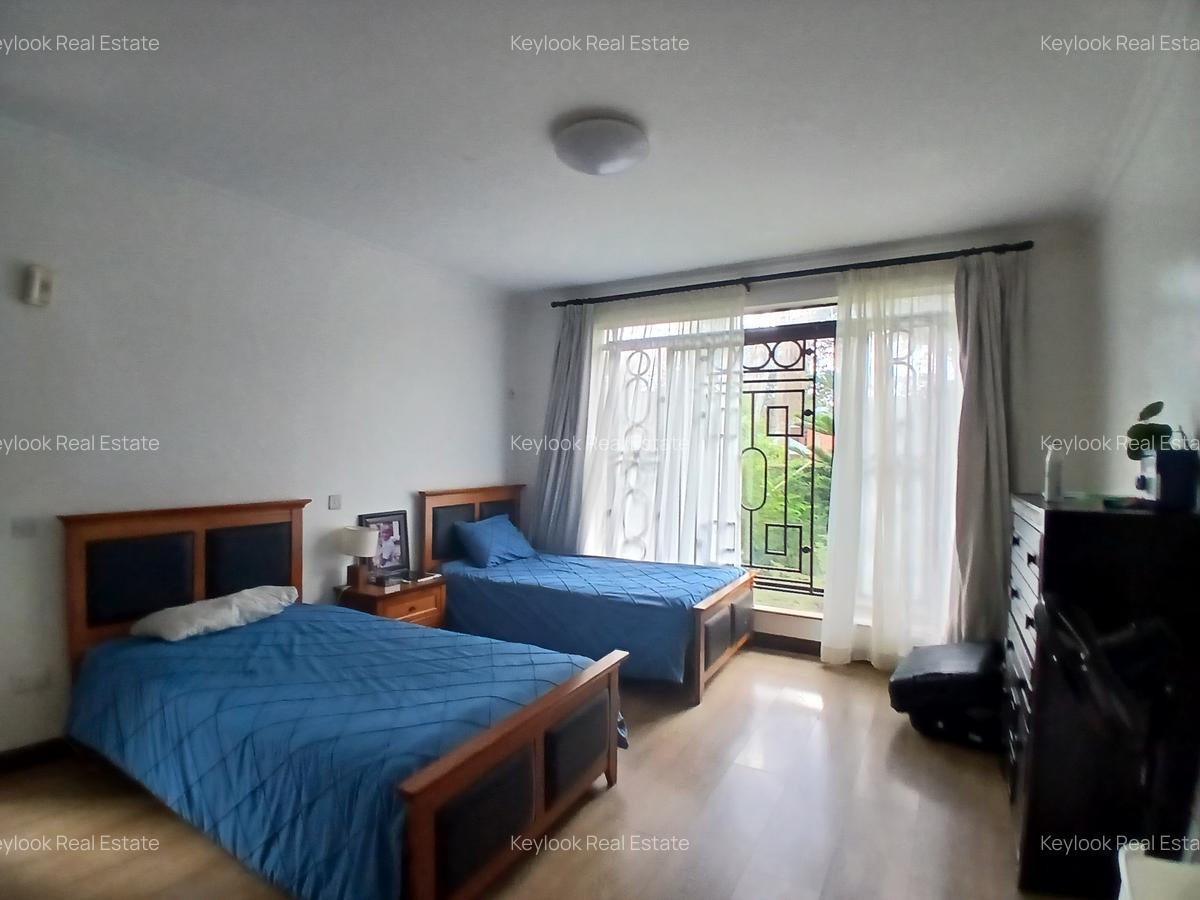 4 Bed Townhouse with En Suite at Lavington Green - 9