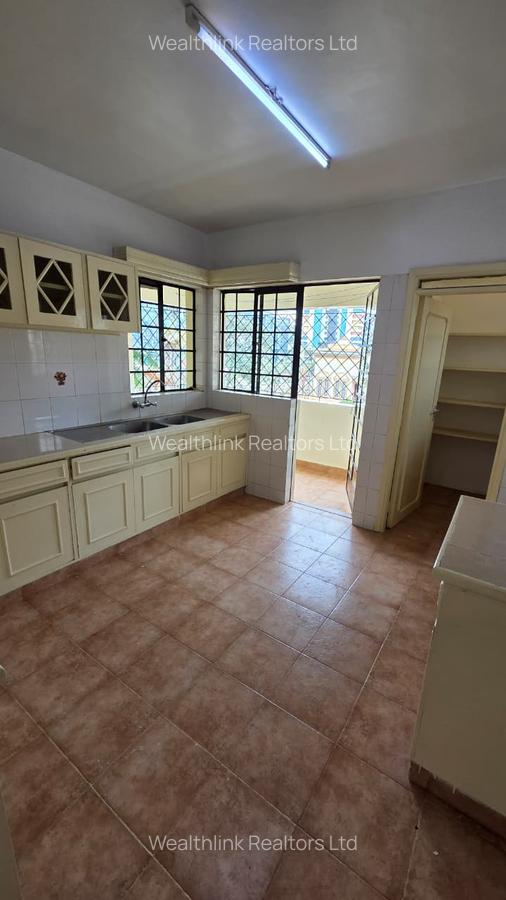 2 Bed Apartment with En Suite in Westlands Area - 11