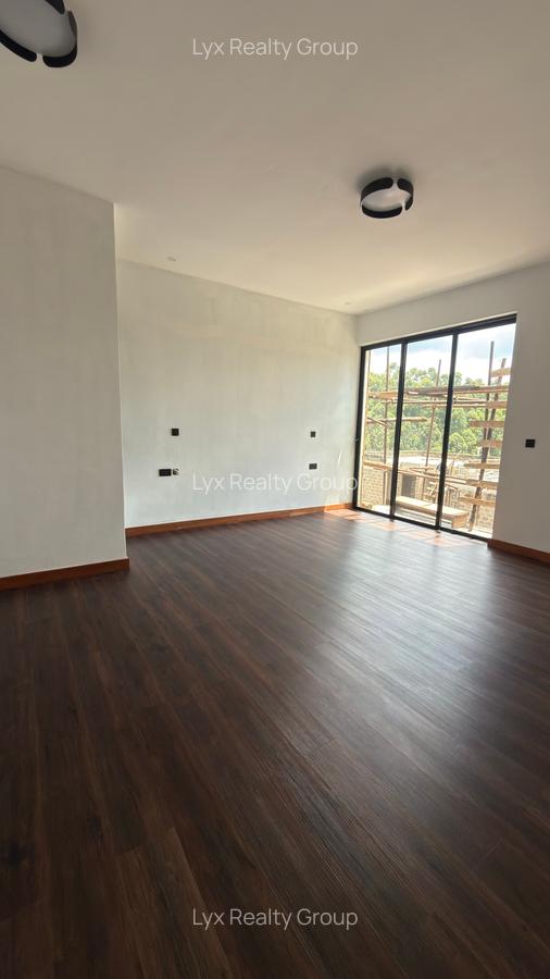 5 Bed Townhouse with En Suite in Kitisuru - 13