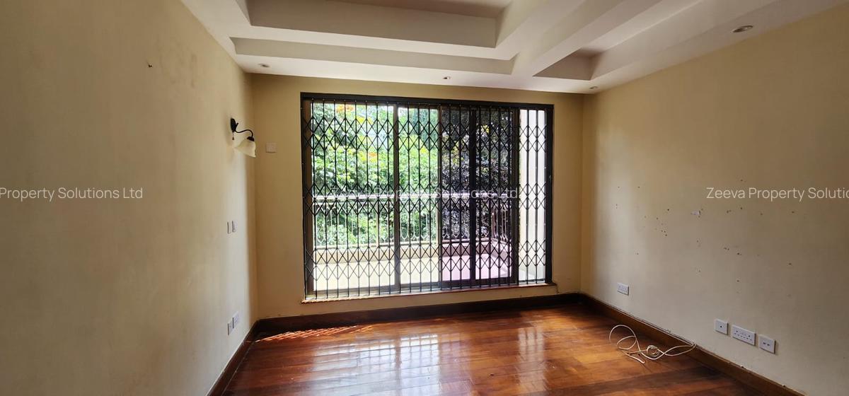 5 Bed Villa with En Suite in Lavington - 16