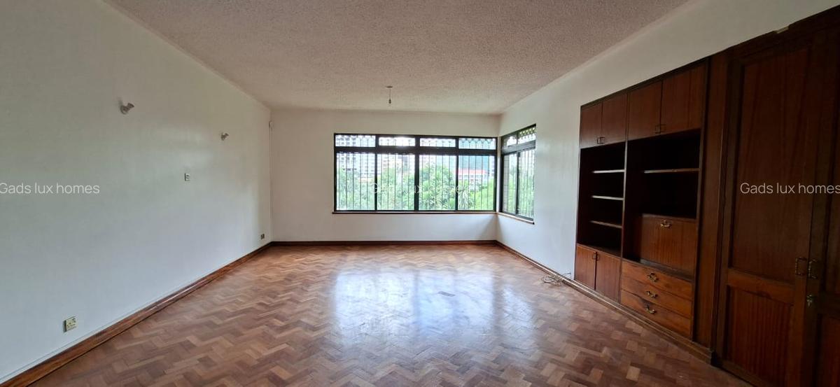 5 Bed Villa with En Suite at Muthaiga - 12