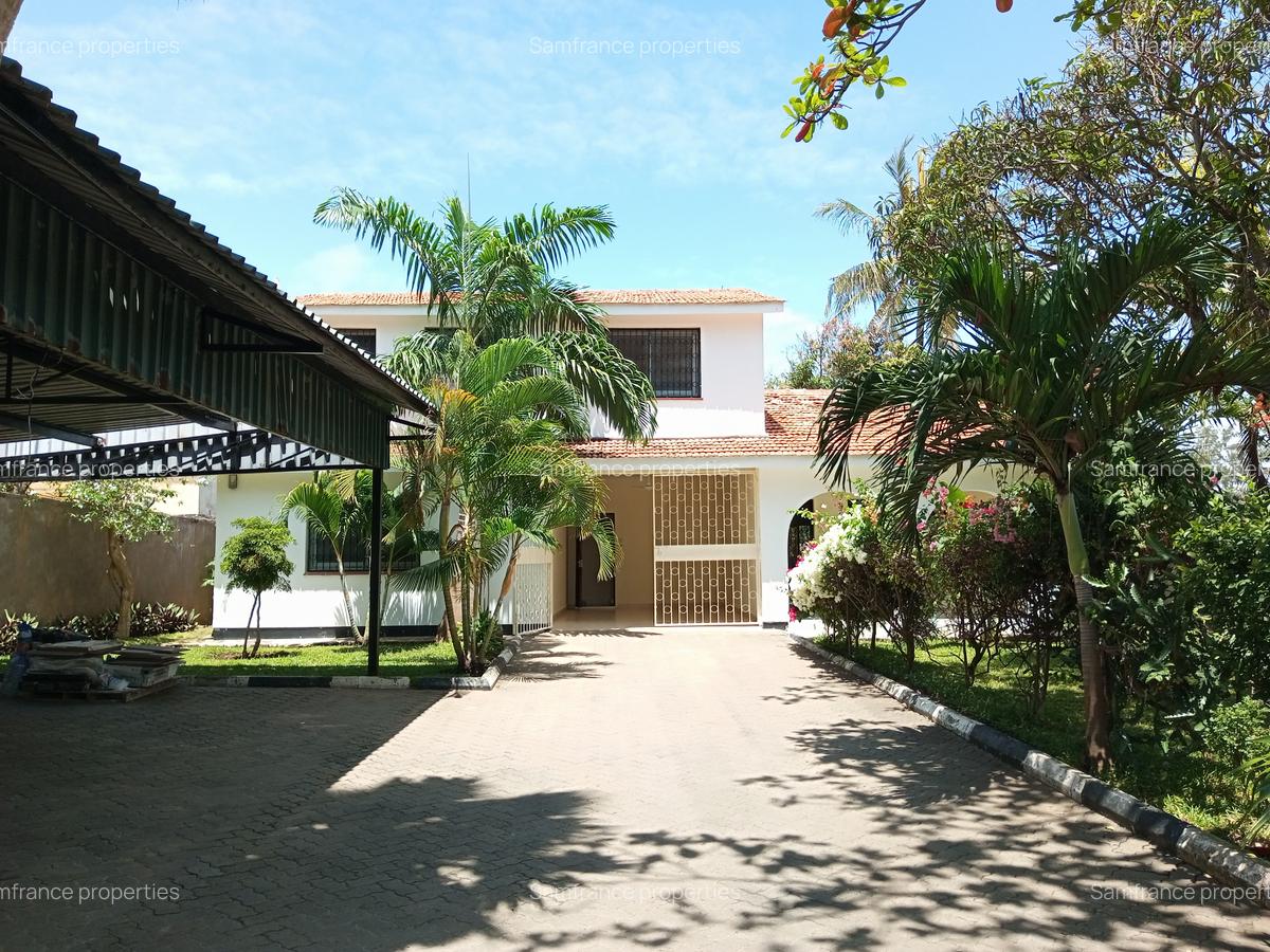 4 Bed Villa with Staff Quarters at Links Road - 8