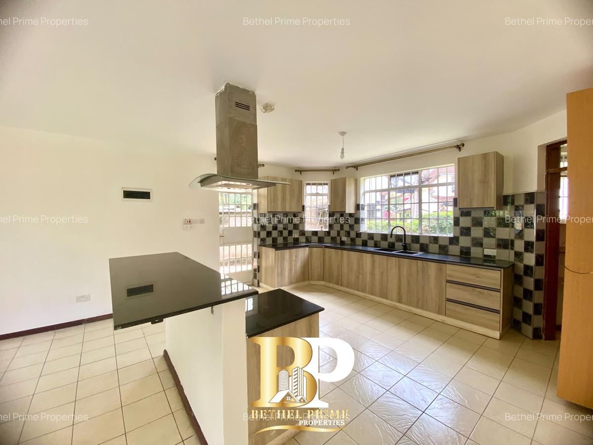 4 Bed Townhouse with En Suite in Spring Valley - 20