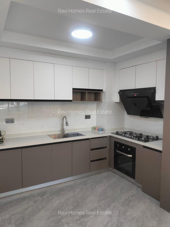 3 Bed Apartment with En Suite in Brookside - 6